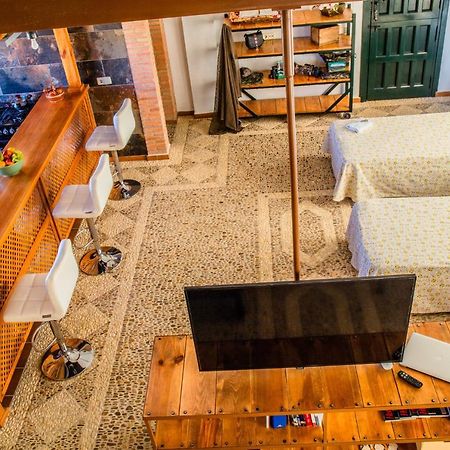 Torrejón el Rubio Apartamento Loft La Encina מראה חיצוני תמונה